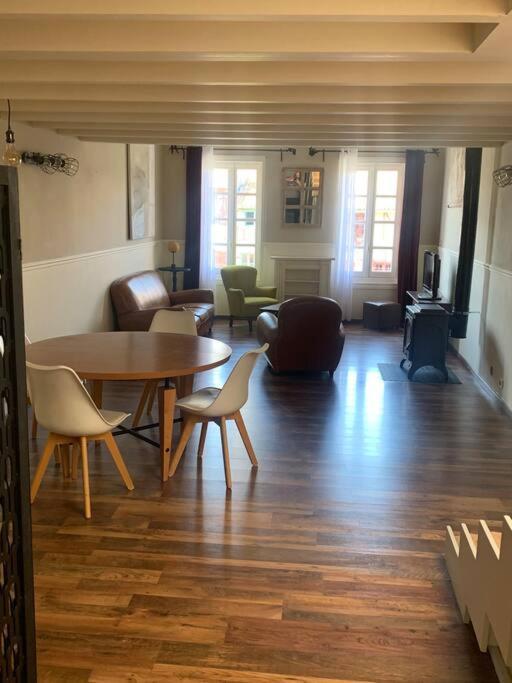 Appartement Mirepoix เมียร์พัวซ์ ภายนอก รูปภาพ